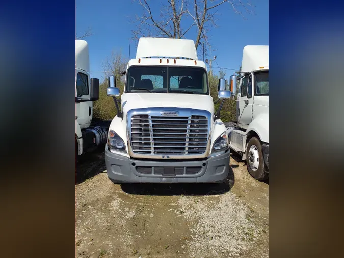 2018 FREIGHTLINER/MERCEDES CASCADIA 125