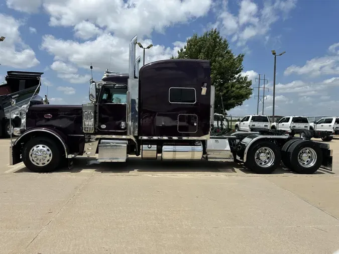 2021 Peterbilt 389