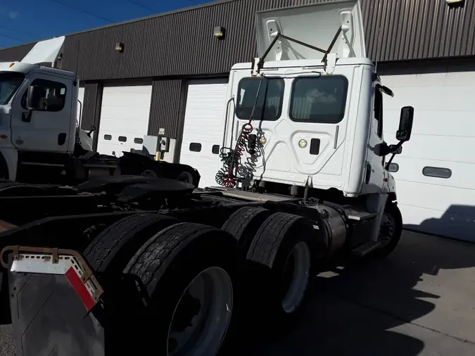 2016 FREIGHTLINER/MERCEDES CASCADIA 125