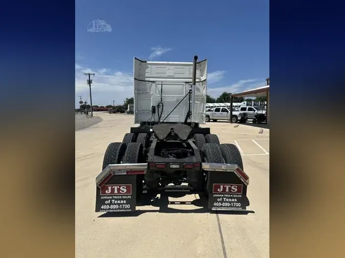 2021 VOLVO VNL64T740