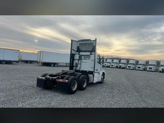 2018 Volvo VNL300