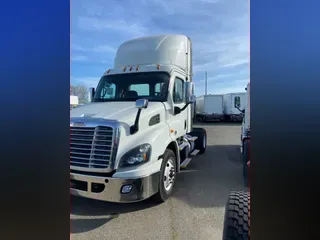 2018 FREIGHTLINER/MERCEDES CASCADIA 113