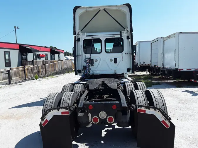 2017 FREIGHTLINER/MERCEDES CASCADIA 125