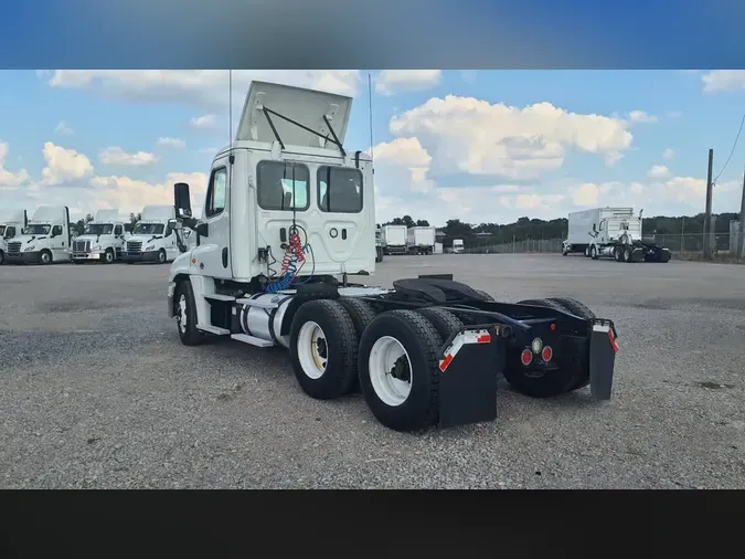 2019 FREIGHTLINER/MERCEDES CASCADIA 125aa76b4f5bec495eb102ef8b0cd0e7163