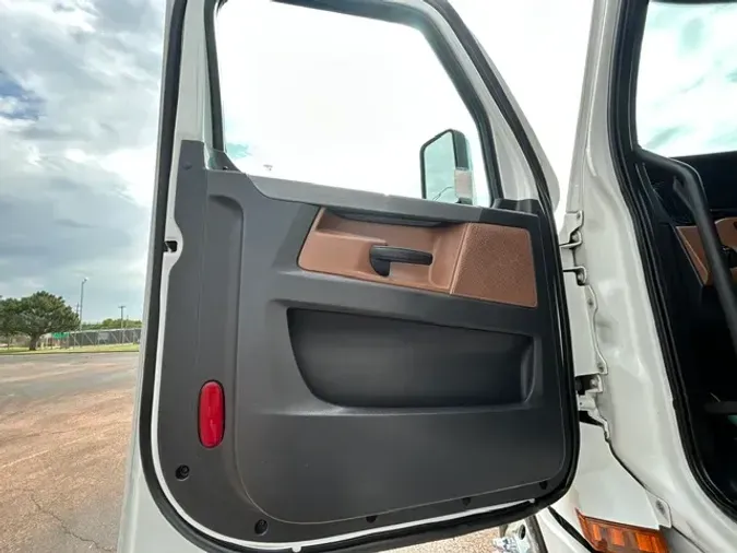 2022 FREIGHTLINER CASCADIA