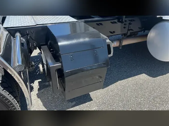 2019 FREIGHTLINER CA126