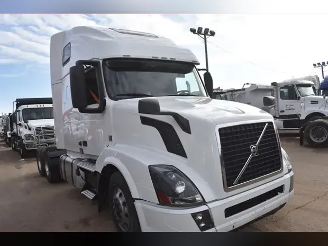 2017 VOLVO VNL64T670