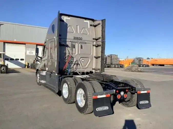 2023 Freightliner Cascadia