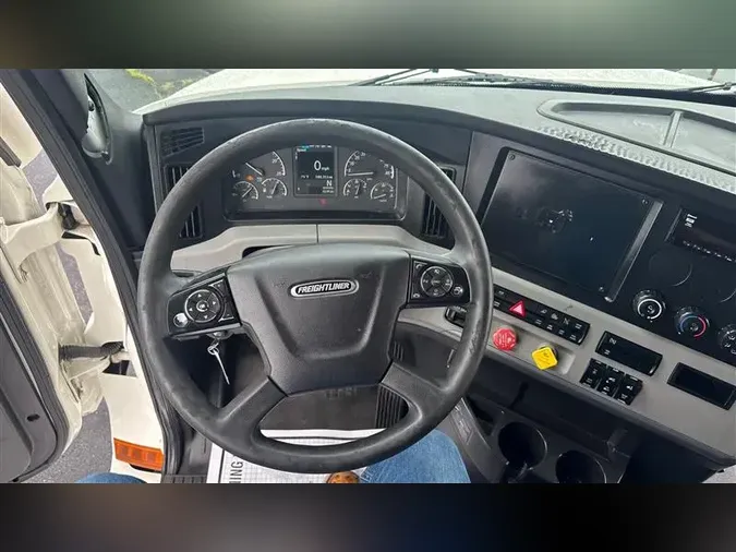 2021 FREIGHTLINER CA126