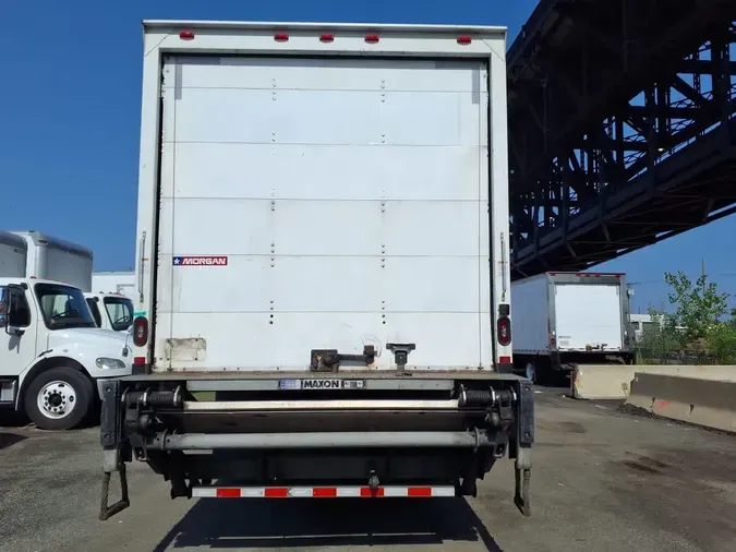 2018 FREIGHTLINER M2 106