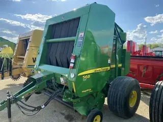 2011 John Deere 568