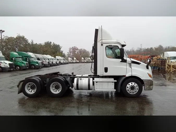 2020 Freightliner Cascadia 126aa84a3243288198eb8ba0ad0acece1ef