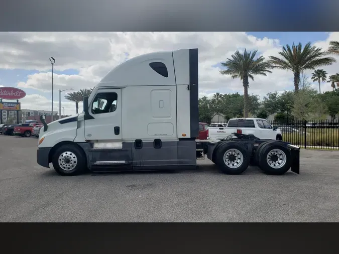 2021 Freightliner Cascadia