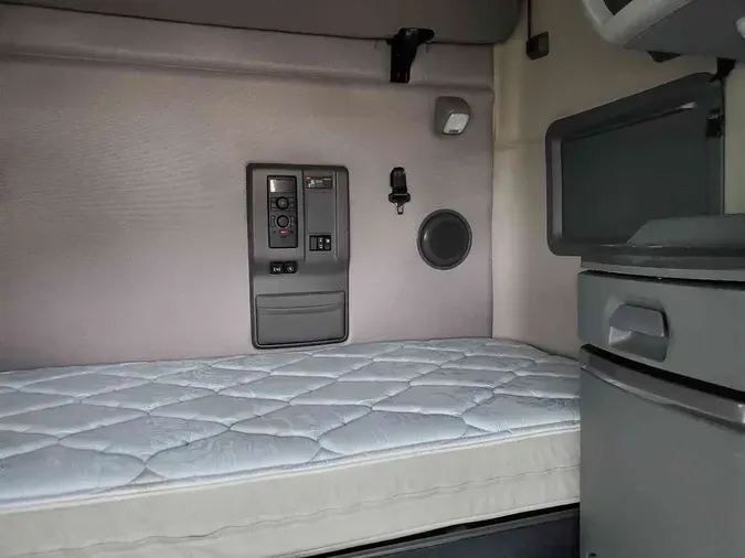 2024 VOLVO VNL64T760aa855f6ae550d63f04d441df67b270fd