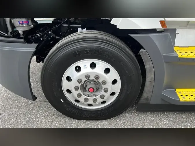 2022 FREIGHTLINER CA126