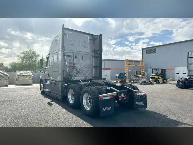 2023 Freightliner Cascadia