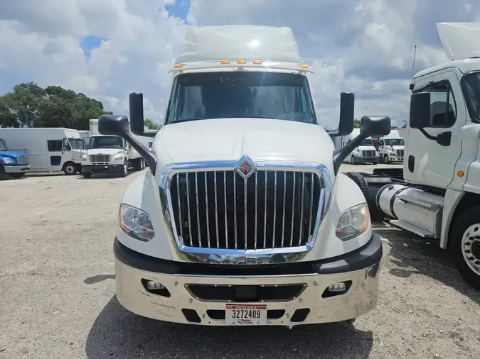 2019 NAVISTAR INTERNATIONAL LT625 SLPR CAB