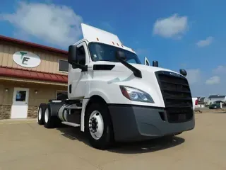 2019 Freightliner Cascadia Day Cab
