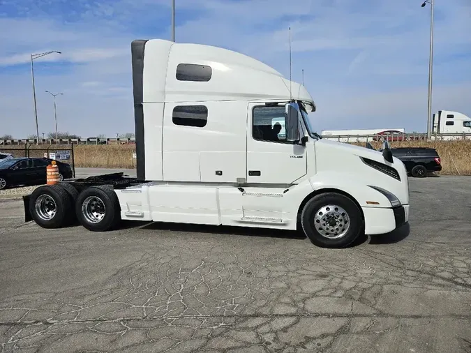 2020 VOLVO VNL64T760