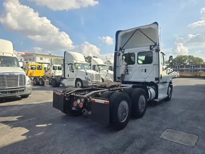 2019 FREIGHTLINER/MERCEDES NEW CASCADIA PX12664