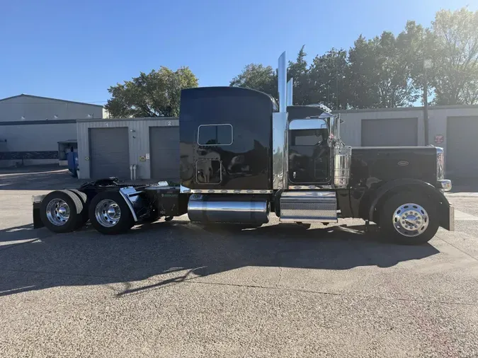 2023 Peterbilt 389aa908c32459b8da2b32393fe80e23597