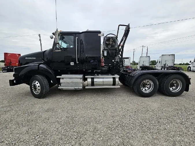 2011 WESTERN STAR 4900