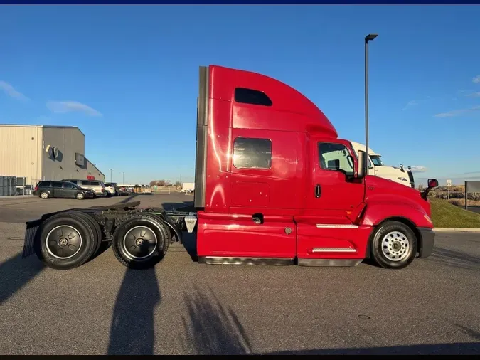 2022 International LT625