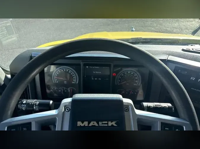 2022 MACK AN64T