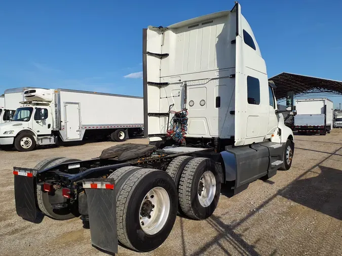 2020 NAVISTAR INTERNATIONAL LT625 SLPR CAB