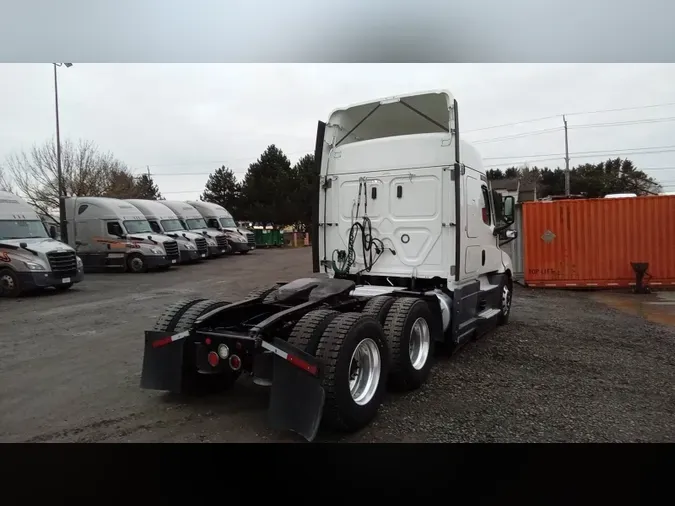 2021 Freightliner Cascadia 126aa9a51ffc20b8b298d51d42492bee29c