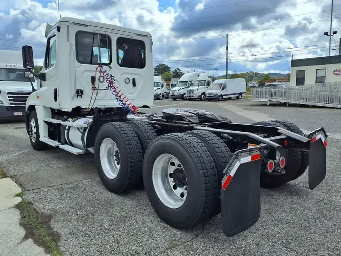 2018 FREIGHTLINER/MERCEDES CASCADIA 125
