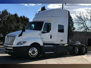 2022 INT LT625 6x4