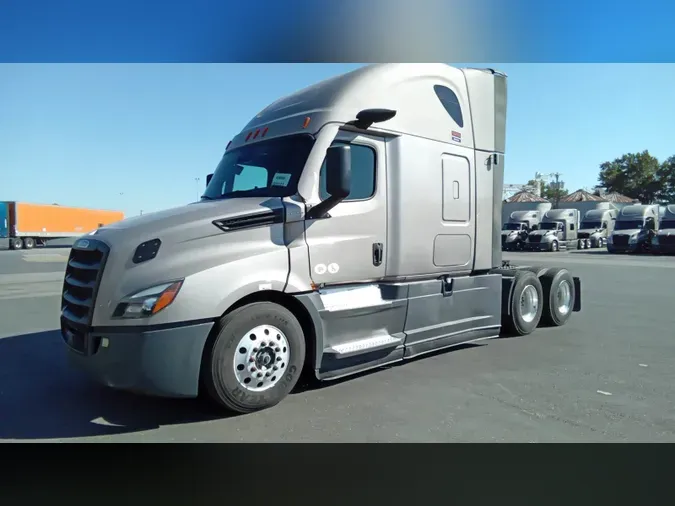 2025 Freightliner Cascadia 126