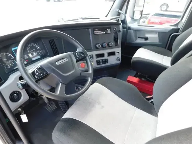 2019 Freightliner Cascadia Day Cab