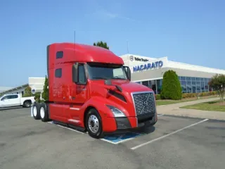 2022 VOLVO VNL64T760