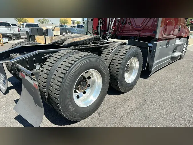 2022 Freightliner Cascadia 126