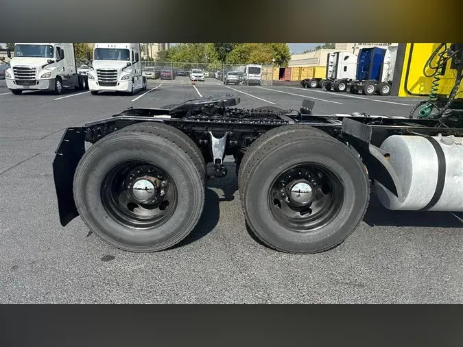 2019 INTERNATIONAL RH613