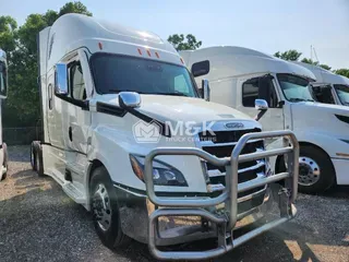 2020 FREIGHTLINER CASCADIA CA126