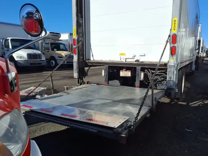 2018 FREIGHTLINER/MERCEDES M2 106