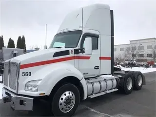 2016 KENWORTH T880