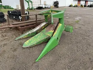 1989 John Deere 2RN