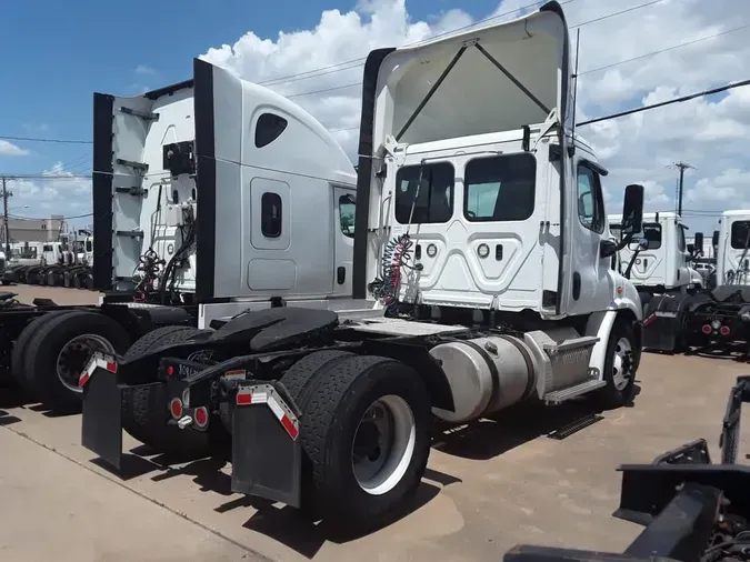2019 FREIGHTLINER CASCADIA 113
