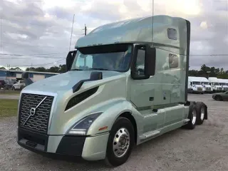 2020 VOLVO VNL760