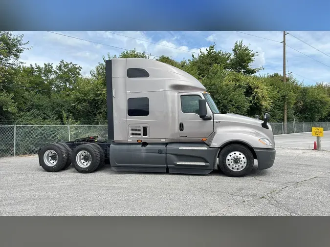 2022 International LT
