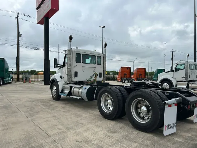 2026 Kenworth T880