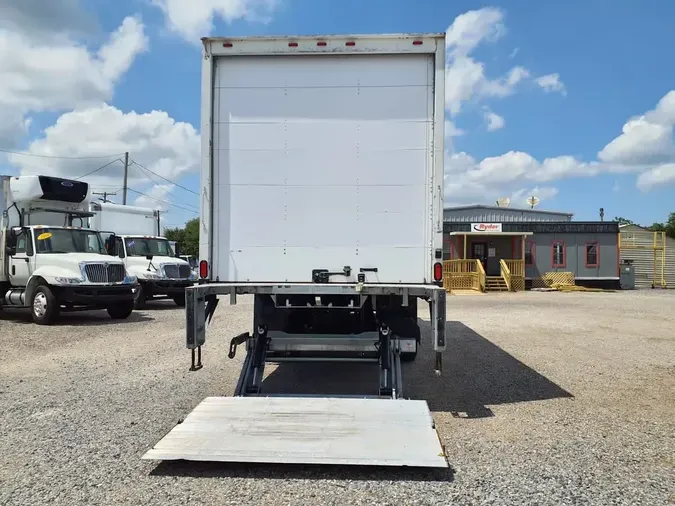 2018 FREIGHTLINER M2 106