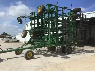 2010 John Deere 2210