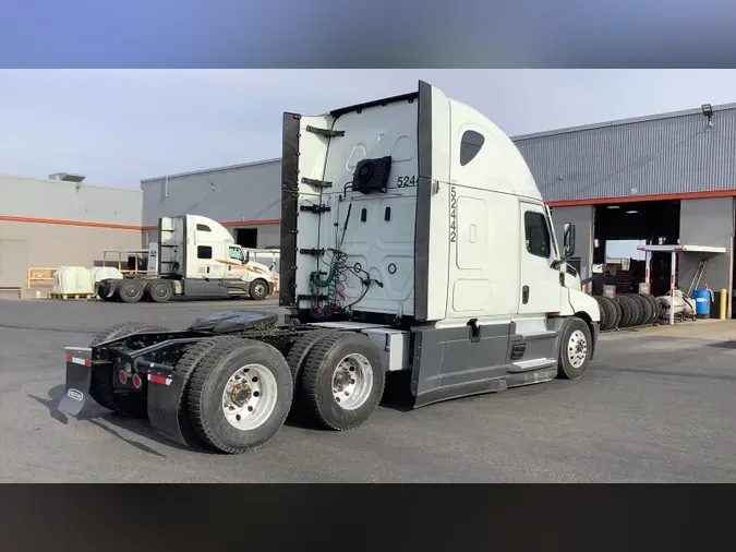 2022 Freightliner Cascadia 126