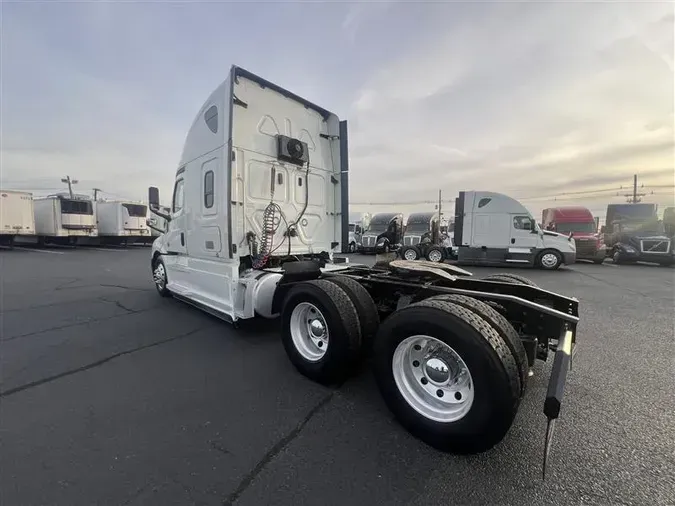 2020 FREIGHTLINER CA126