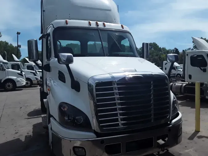 2018 FREIGHTLINER CASCADIA 113